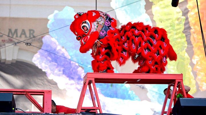 Dragon and lion dances at Fashion Valley! – Cool San Diego Sights!